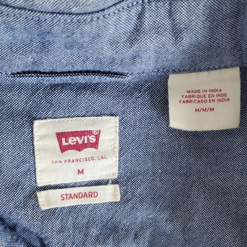 Levi's Men's Button Up Shirt Size M Blue Long Sleeve